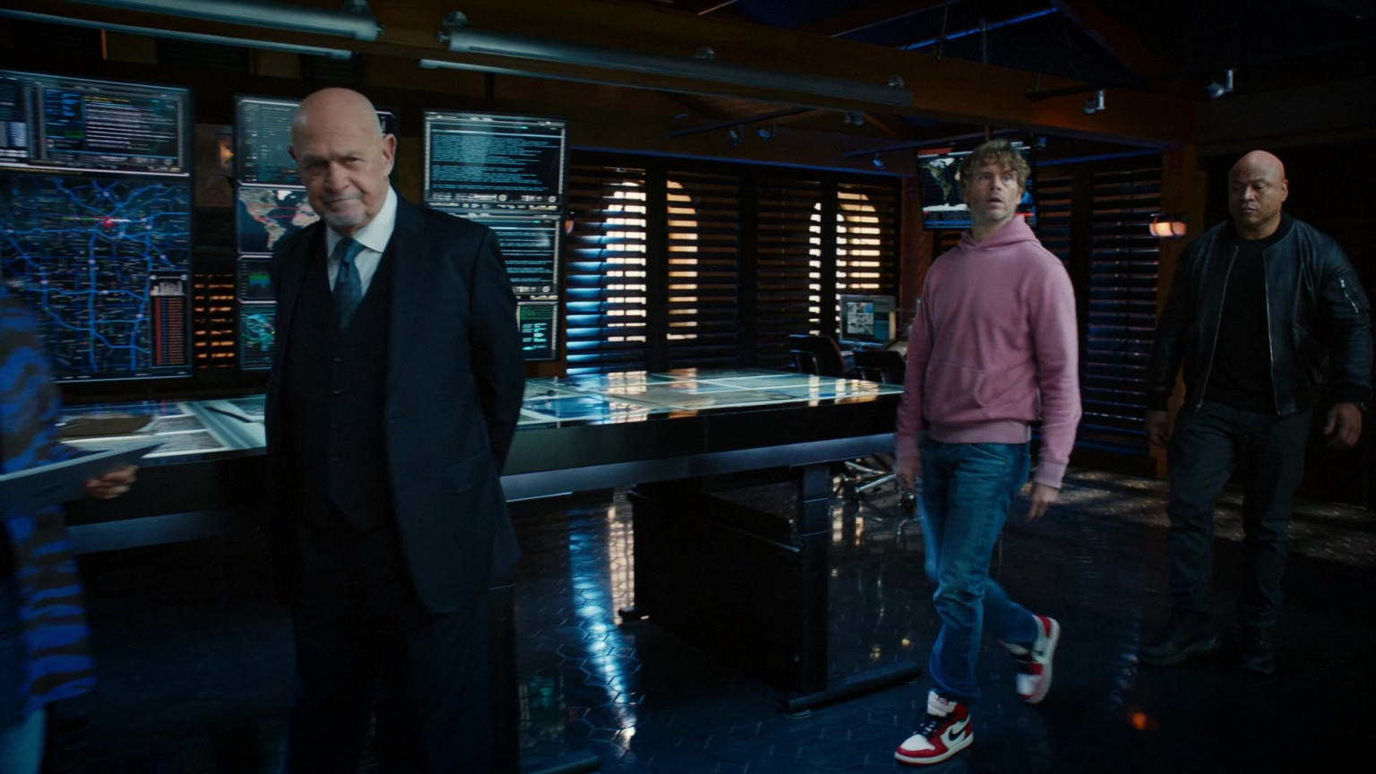 Nike Sneakers Worn By Eric Christian Olsen As Marty Deeks In NCIS Los Angeles S14E15 "The Other