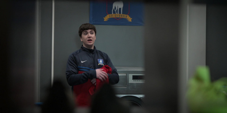 Nike Sportswear in Ted Lasso S03E02 (I Don't Want to Go to) Chelsea (4)