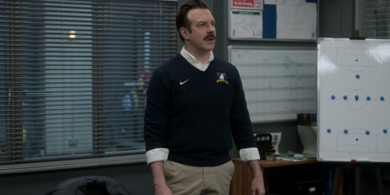Nike V-Neck Sweaters of Jason Sudeikis in Ted Lasso S03E03 4-5-1 (4)