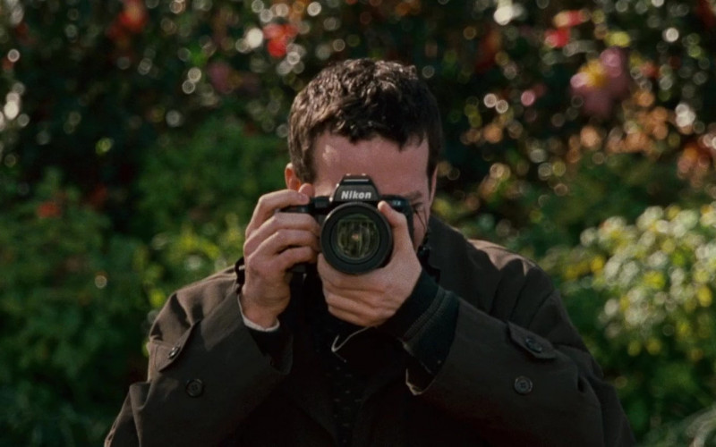Nikon Camera Used by Kevin Sussman as Barry in Sweet Home Alabama (2002)