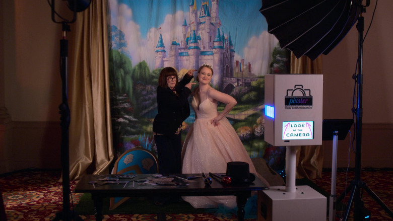 Pixster Photo Booth in Party Down S03E05 Once Upon a Time ‘Proms Away’ Prom-otional Event (4)