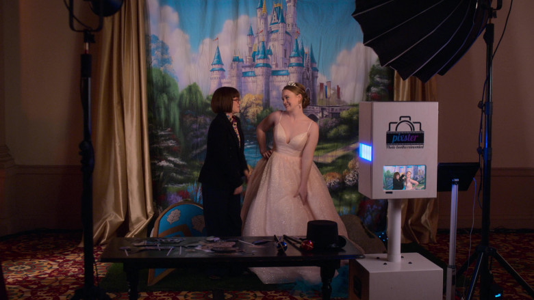 Pixster Photo Booth in Party Down S03E05 Once Upon a Time ‘Proms Away’ Prom-otional Event (5)
