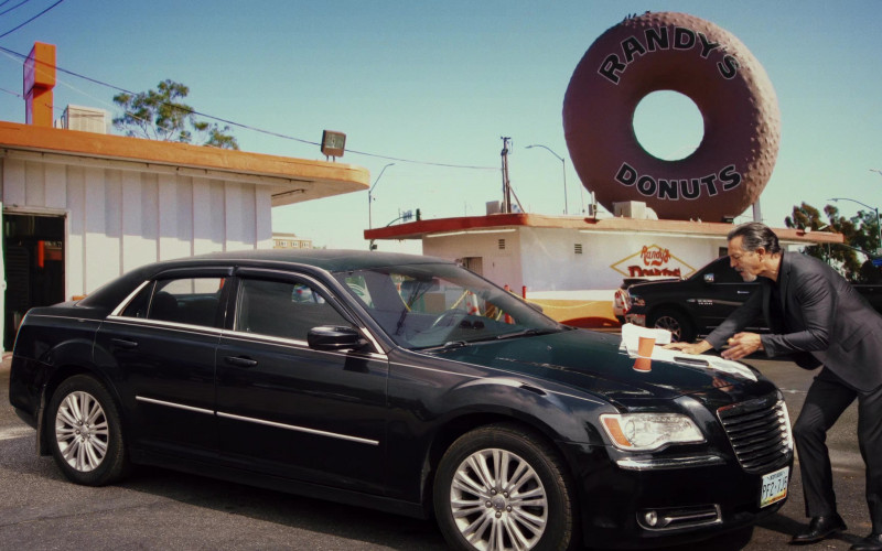 Randy's Donuts in Poker Face S01E10 "The Hook" (2023)