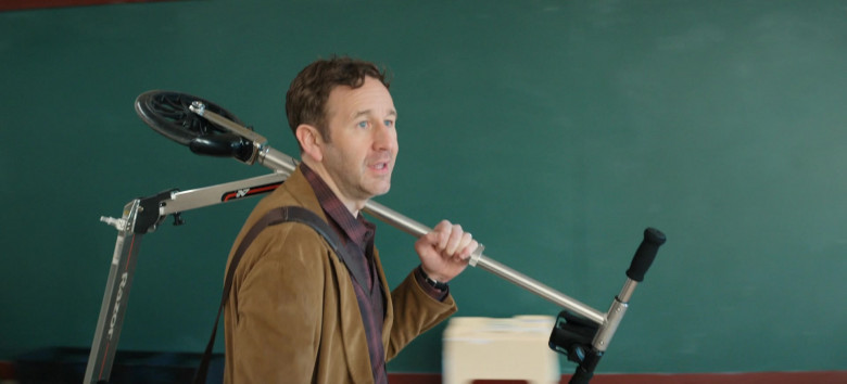 Razor Scooter of Chris O'Dowd as Dusty in The Big Door Prize S01E01 Dusty (6)