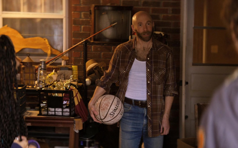 Spalding Basketball in The Big Door Prize S01E03 Jacob (1)