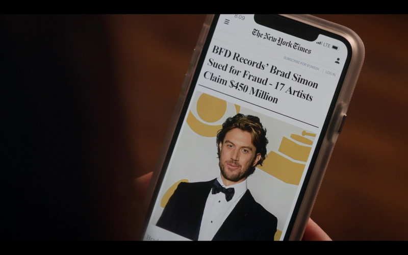 The New York Times Website in SexLife S02E04 The Weakness in Me (2023)