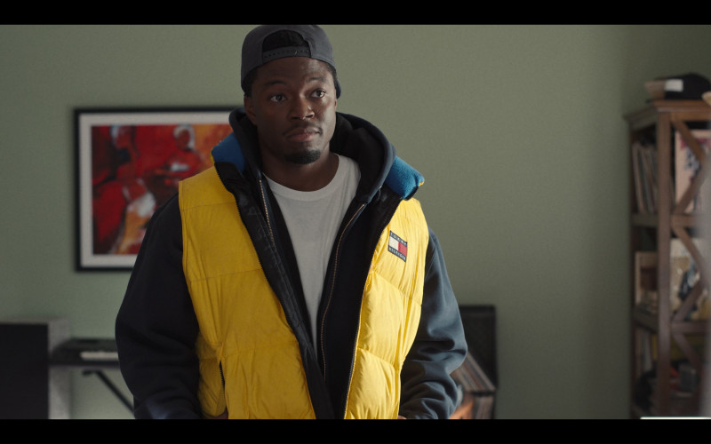 Tommy Hilfiger Men's Yellow Vest in Wu-Tang: An American Saga S03E07 "Shadowboxin" (2023)