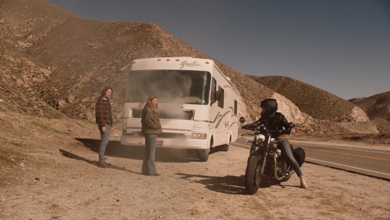 Triumph Motorcycle in 9-1-1 Lone Star S04E08 Control Freaks (1)