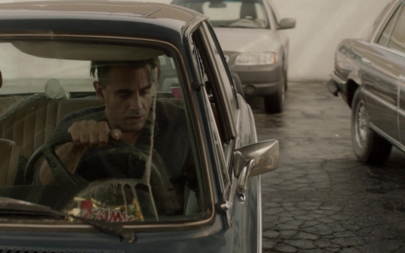 Twix Caramel Chocolate Cookie Summer Candy Bar of Bobby Cannavale as Tony in Chef (2014)