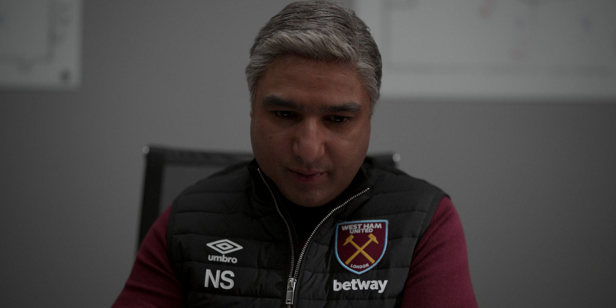 Umbro Vest And Betway Logo Worn By Nick Mohammed As Nathan Shelley In Ted Lasso S03e01 Smells 