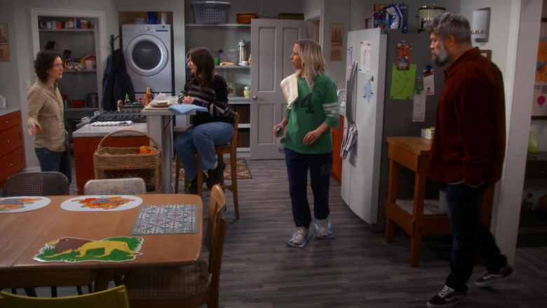 Vans Sneakers of Jay R. Ferguson as Ben in The Conners S05E18 Road Trip and Guilt Trip (2023)