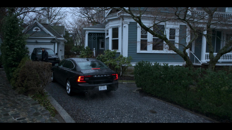 Volvo S90 Car in Power Book II Ghost S03E01 Your Perception, Your Reality (2)
