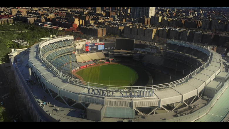 Yankee Stadium in SexLife S02E06 Heavenly Day (2023)