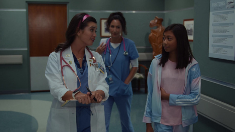 Adidas Women's Tracksuit in Doogie Kameāloha, M.D. S02E03 Message from the Chief (2)