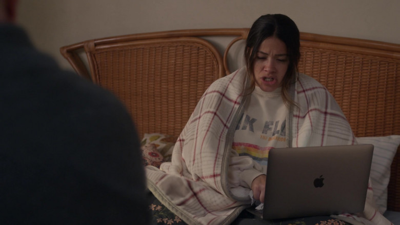Apple MacBook Air Laptop Used by Actress Gina Rodriguez in Not Dead Yet S01E10 Not Well Yet (6)