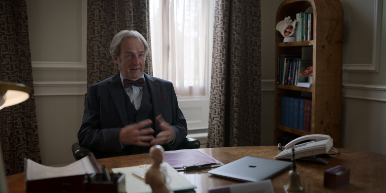 Apple MacBook Laptop Used by Julian Forsyth as Dr. Wagner in Ted Lasso S03E05 Signs (2023)