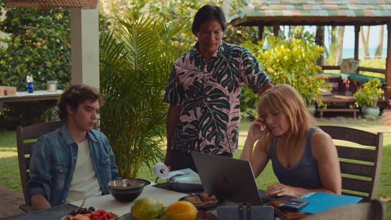 Apple MacBook Laptop Used by Kathleen Rose Perkins as Dr. Clara Hannon in Doogie Kameāloha, M.D. S02E01 A Hui Huo (1)