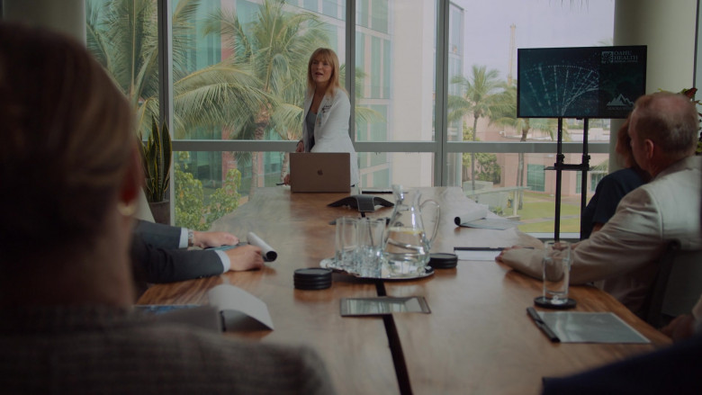 Apple MacBook Laptop Used by Kathleen Rose Perkins as Dr. Clara Hannon in Doogie Kameāloha, M.D. S02E01 A Hui Huo (5)