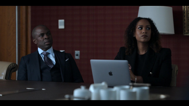 Apple MacBook Laptop in Power Book II Ghost S03E05 No More Second Chances (2023)