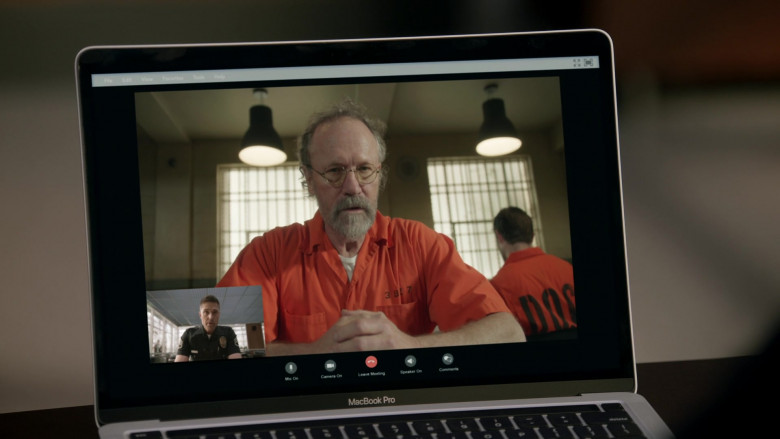 Apple MacBook Laptop in The Rookie S05E20 S.T.R (3)