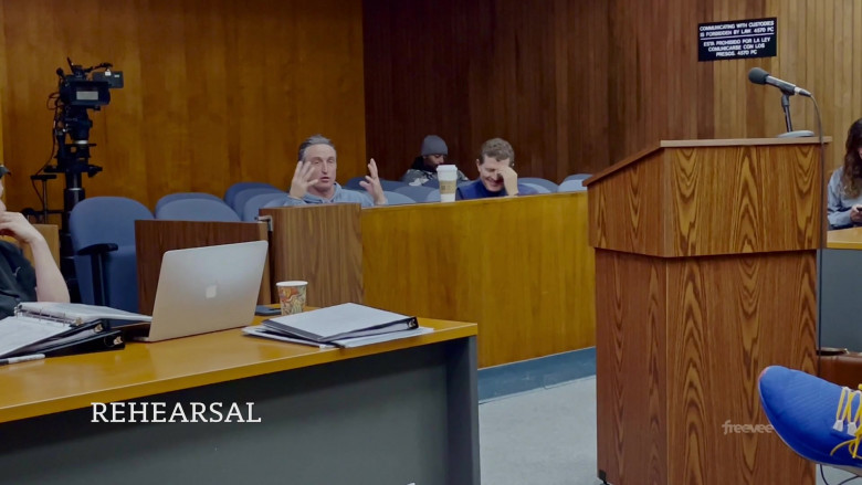 Apple MacBook Laptops in Jury Duty S01E08 The Verdict (1)