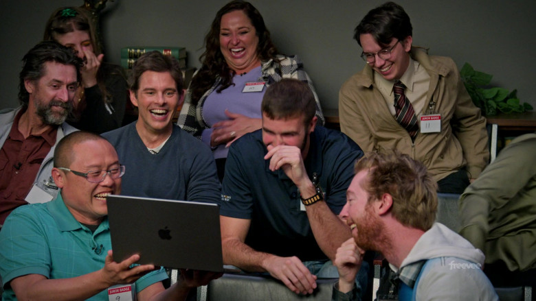 Apple MacBook Laptops in Jury Duty S01E08 The Verdict (3)