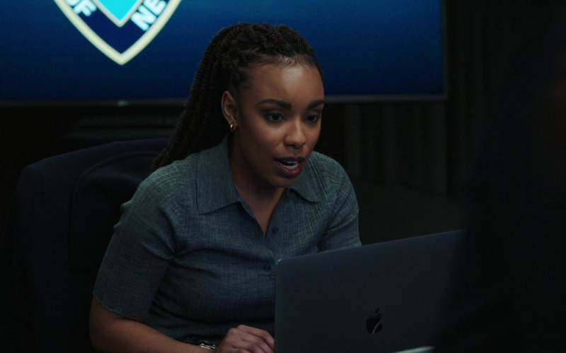 Apple MacBook Laptops in Law & Order Special Victims Unit S24E17 Lime Chaser (5)