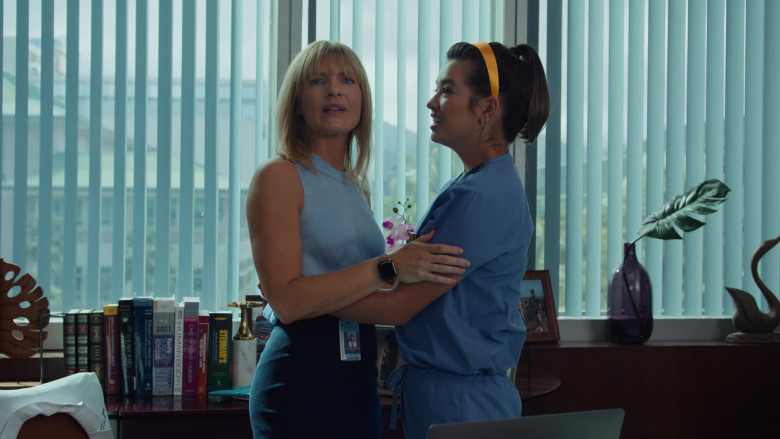 Apple Watch of Kathleen Rose Perkins as Dr. Clara Hannon in Doogie Kameāloha, M.D. S02E10 Me (2023)