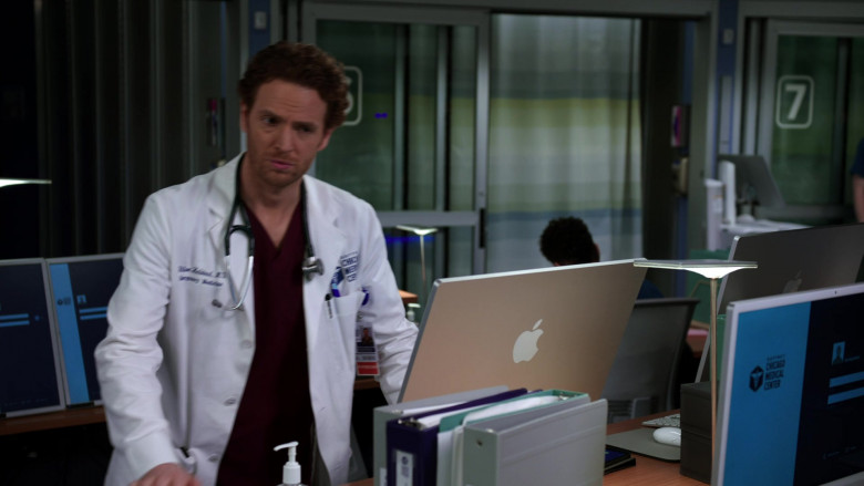 Apple iMac All-In-One Computers in Chicago Med S08E18 I Could See the Writing on the Wall (4)