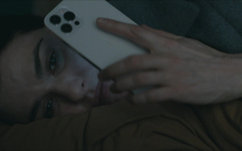 Apple iPhone Smartphone Used by Rachel Weisz in Dead Ringers S01E06 Six (2023)
