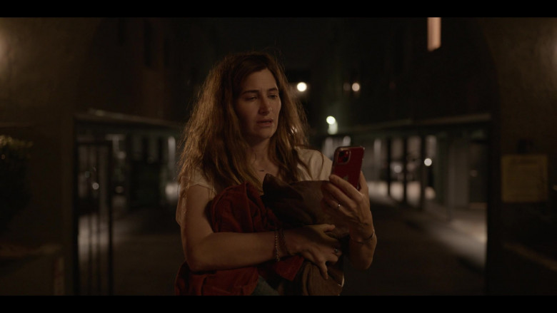 Apple iPhone Smartphone of Kathryn Hahn as Clare in Tiny Beautiful Things S01E01 Pilot (4)