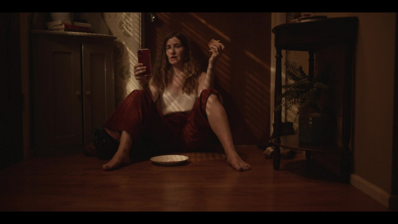 Apple iPhone Smartphone of Kathryn Hahn as Clare in Tiny Beautiful Things S01E03 The Ghost Ship