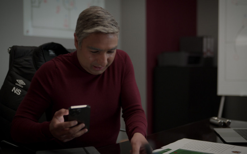 Apple iPhone Smartphone of Nick Mohammed as Nathan ‘Nate' Shelley in Ted Lasso S03E05 Signs