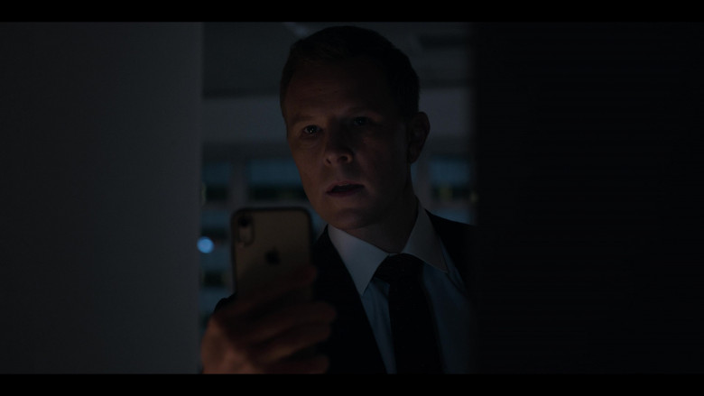 Apple iPhone Smartphone of Shane Johnson as Cooper Saxe in Power Book II Ghost S03E03 Human Capital (2023)