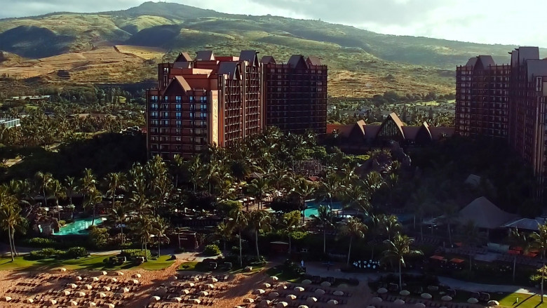 Aulani Disney Hawaii Resort in Doogie Kameāloha, M.D. S02E03 Message from the Chief (10)