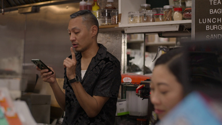 Apple iPhone Smartphone in Awkwafina Is Nora From Queens S03E01 "Nightmares" (2023) - 365653