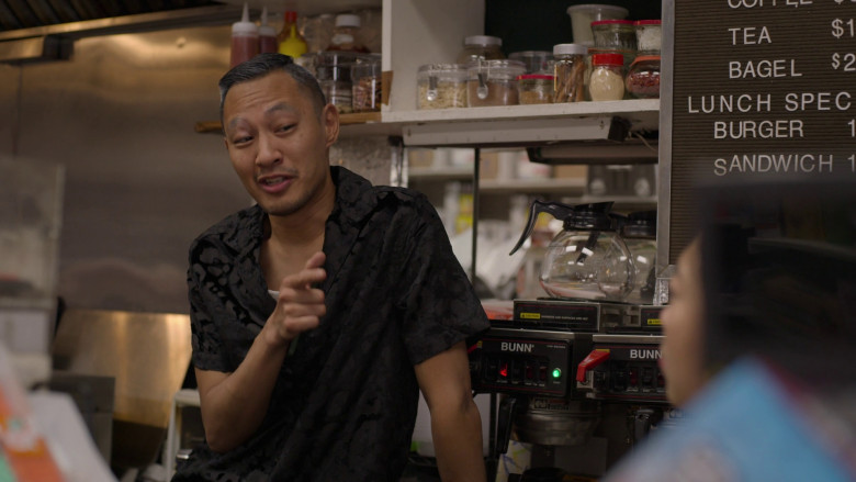 Bunn Coffee Machine in Awkwafina Is Nora From Queens S03E01 "Nightmares" (2023) - 365662
