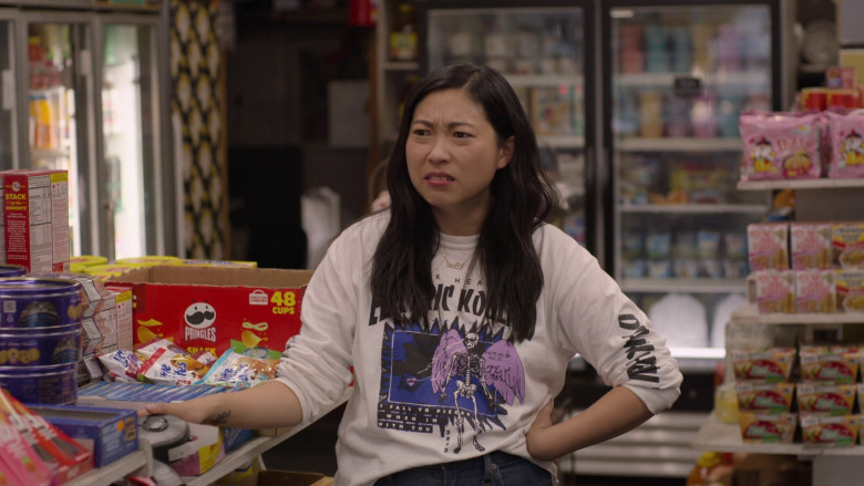 Pringles Chips in Awkwafina Is Nora From Queens S03E01 "Nightmares" (2023) - 365687