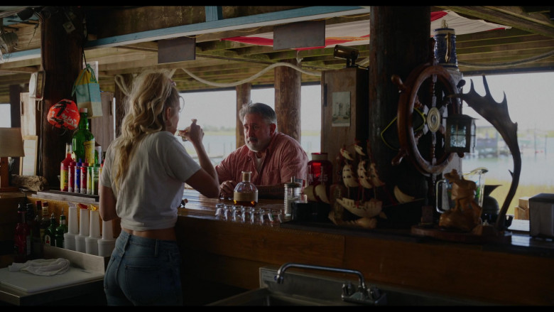 Blanton’s Single Barrel Bourbon in Florida Man S01E04 One More Day (1)