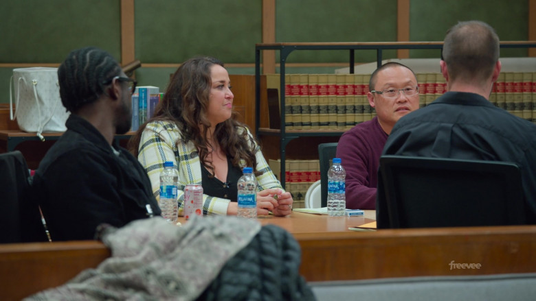Bubly Can and Aquafina Water in Jury Duty S01E05 Ineffective Assistance (2023)