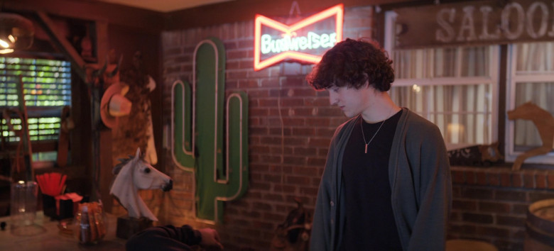 Budweiser Beer Sign in The Big Door Prize S01E06 Beau (2)