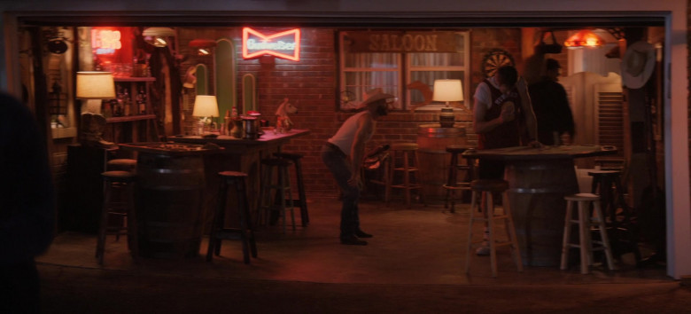 Budweiser Beer Sign in The Big Door Prize S01E06 Beau (4)