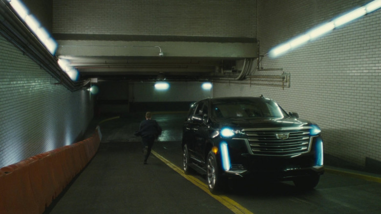 Cadillac Escalade SUV in Succession S04E02 Rehearsal (1)