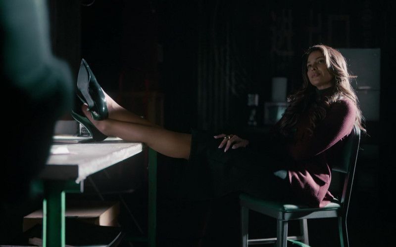 Chanel Pumps in The Company You Keep S01E07 "Company Man" (2023)