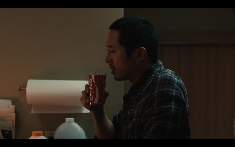 Coca-Cola Drinking Glass in Beef S01E04 Just Not All At The Same Time (2)