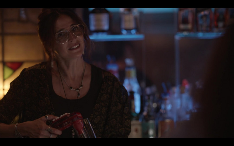 Coca-Cola Soda in Tiny Beautiful Things S01E01 Pilot (2023)