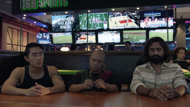 Dave & Buster's Sports Bar in Barry S04E02 Bestest Place On The Earth (1)