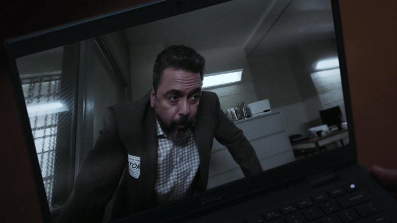 Dell Laptop Computers in The Rookie Feds S01E20 I Am Many (1)