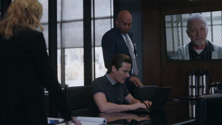 Dell Laptop Computers in The Rookie Feds S01E20 I Am Many (8)