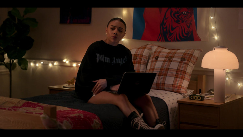 Dell Laptop in Power Book II Ghost S03E06 Land of Lies (2023)